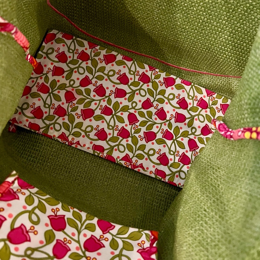 Vera Bradley Lilli Bell Seashore 
Straw Tote (Retired Tote) - Picture 9 of 11